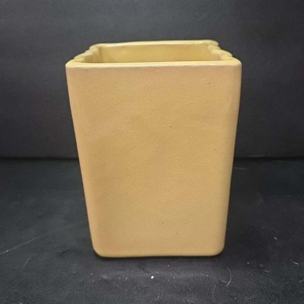 Ruffled Edge Yellow Indoor Planter, Vintage Square Ceramic Succulent Pot‎ Vase